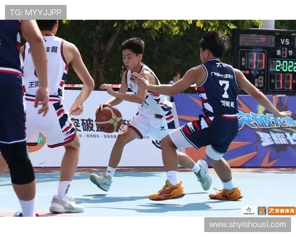 以篮球精神为核心探讨团队合作与个人拼搏在现代体育文化中的深远影响