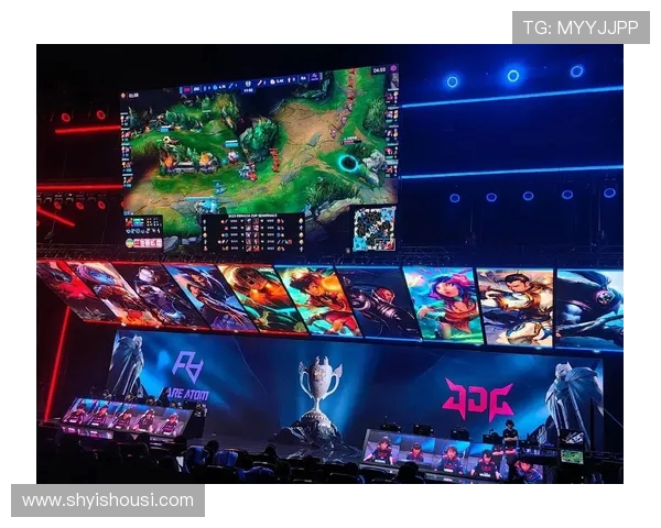 聚焦英雄联盟战术解析：JDG如何运用策略夺冠的秘密